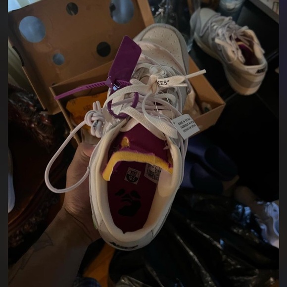 OFF WHITES Price - Picture 6 of 7